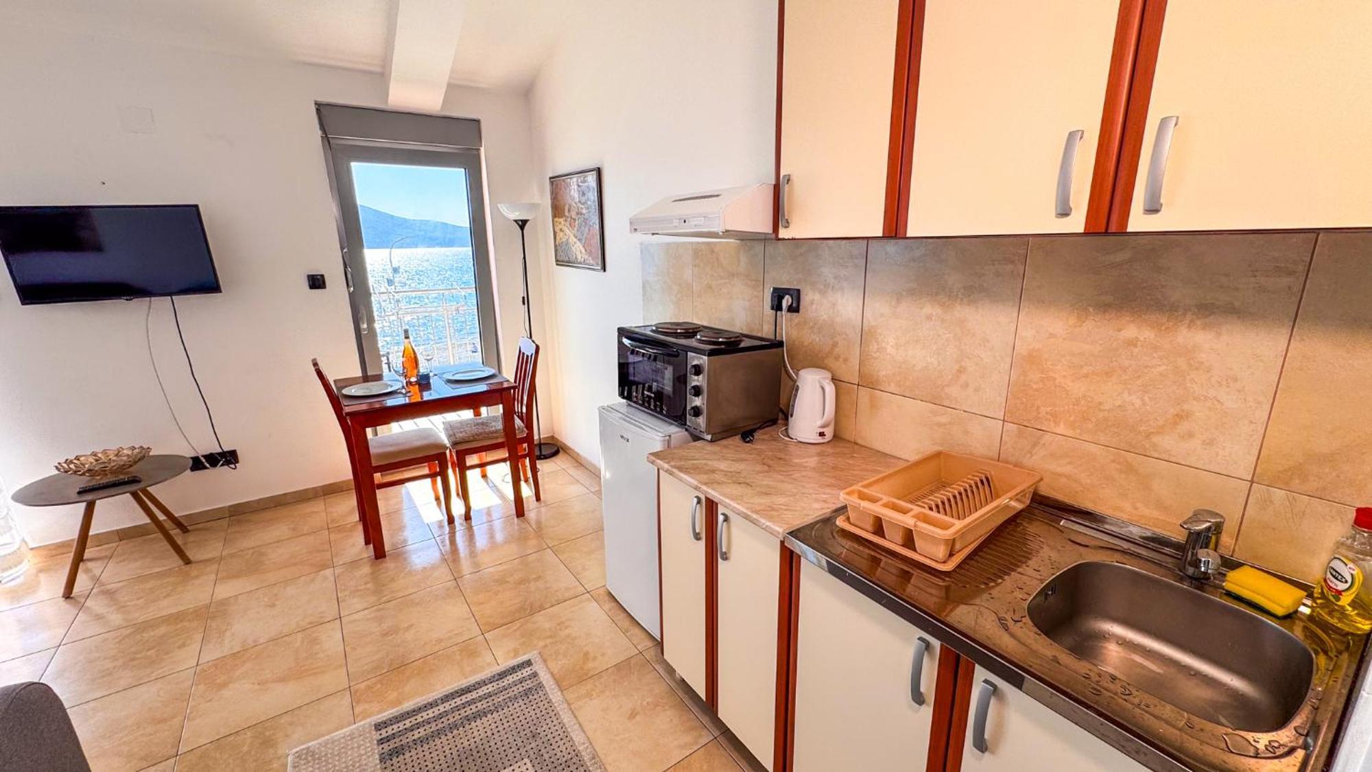 Qumi Apartments Tivat Exterior photo